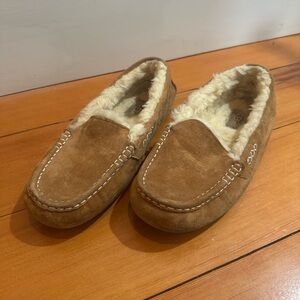 UGG Women’s Ansley Slipper Size 8